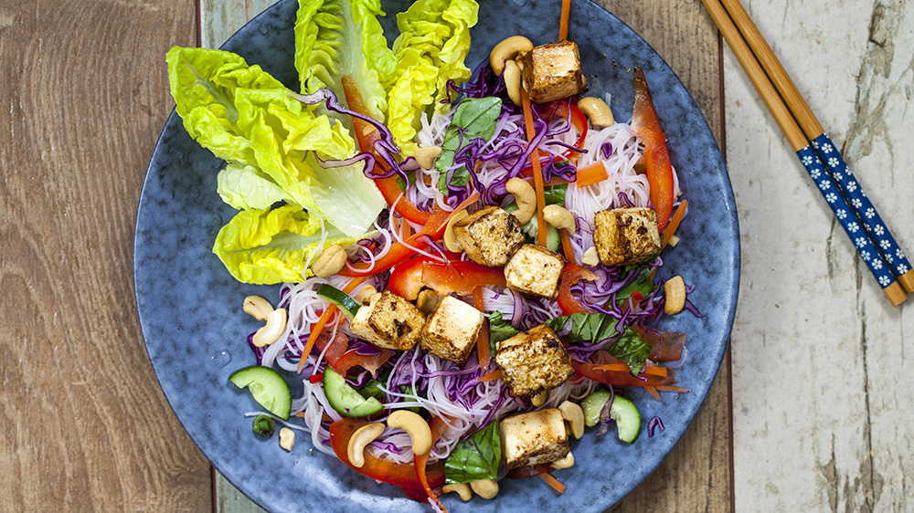 Salat mit Tofu-Würfeln