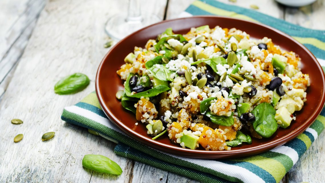 Quinoa-Gemüse-Pfanne mit Basilikum