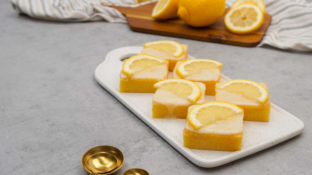 Weiße Brownies mit Zitrone