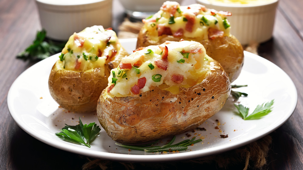 Ofenkartoffeln mit Käse-Speck-Topping