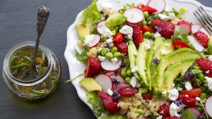 Salat mit Avocado