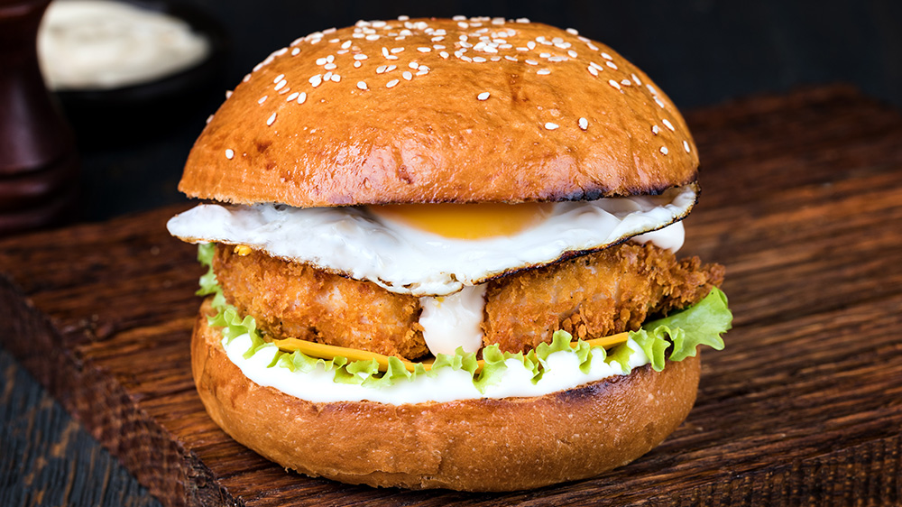 Fischstäbchen-Burger mit Spiegelei • Koch-Mit