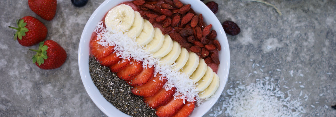 Rote Smoothie-Bowl