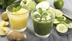 bio cocktail green and yallow smoothie