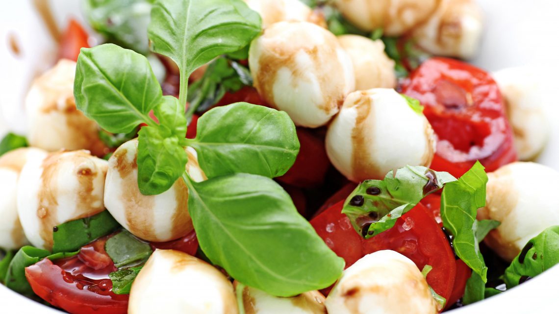 Orangen Mozzarella Salat Mit Selbst Gemachten Croutons - Rezepte Suchen