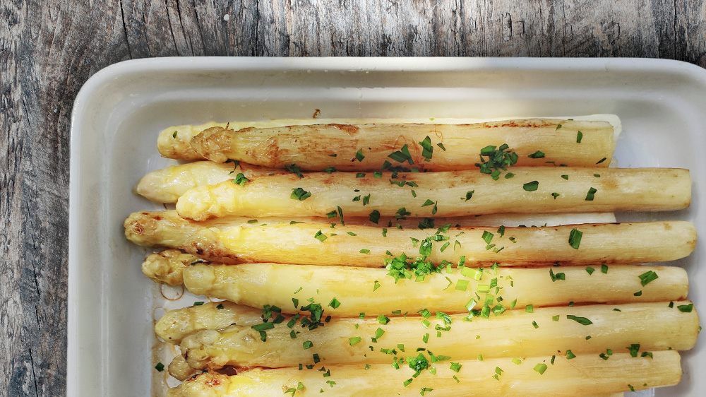 Weißer Spargel vom Grill