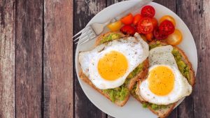 Spiegelei auf Avocadotoast