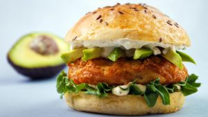 Fischburger mit Avocado