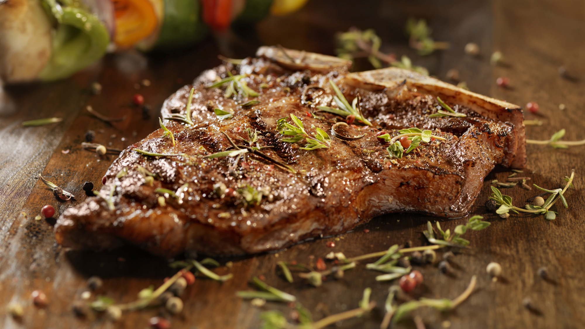 Rezept für gegrilltes Rindersteak mit Krautsalat • Koch Mit