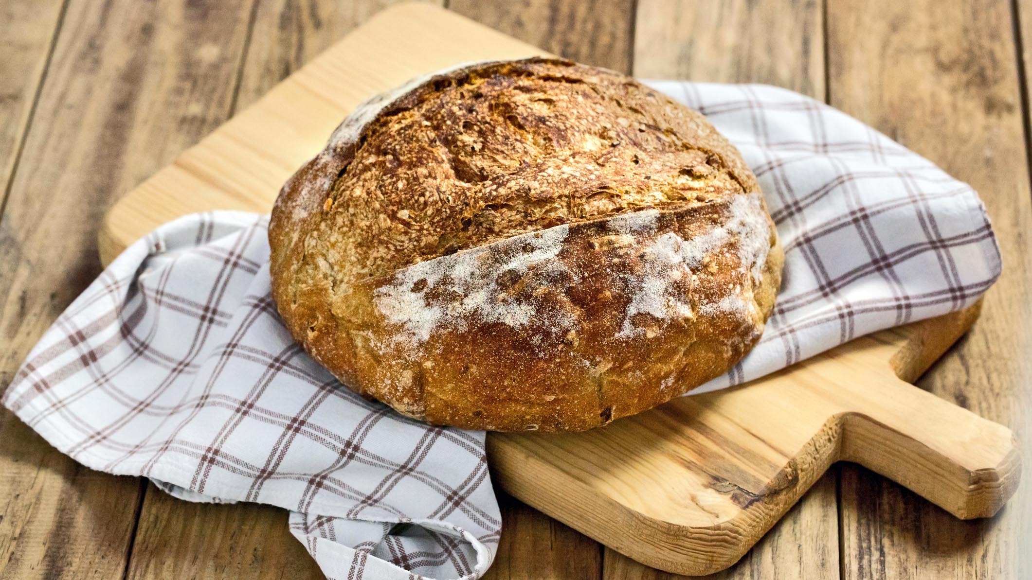 Brot selber machen: Außen knusprig, innen weich – so klappt es • Koch Mit