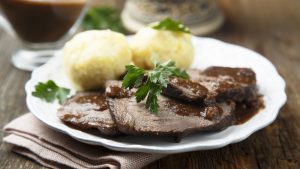 Bier-Rezepte: Ein klassischer Sauerbraten mit einer tollen Bockbiersoße