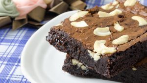 Osterhasen in Brownies verarbeitet