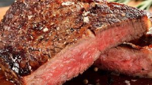 Smoker: Steak in Nahaufnahme