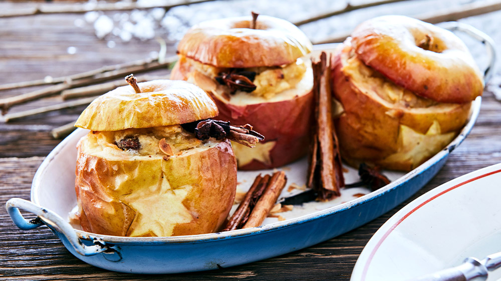 Bratäpfel mit Rosinen und Vanillesauce - das klassische Rezept • Koch-Mit