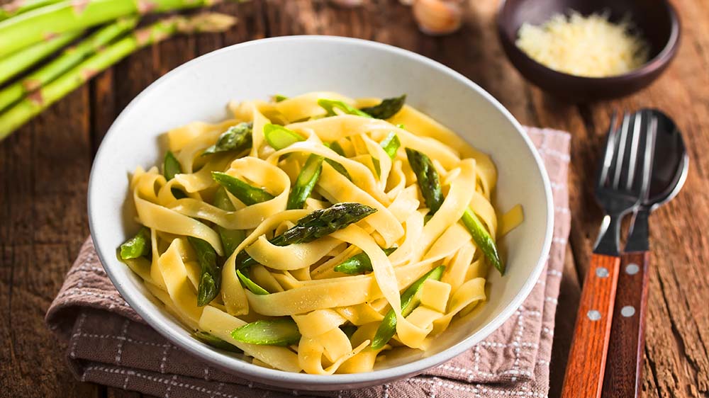 Fettuccine mit grünem Spargel