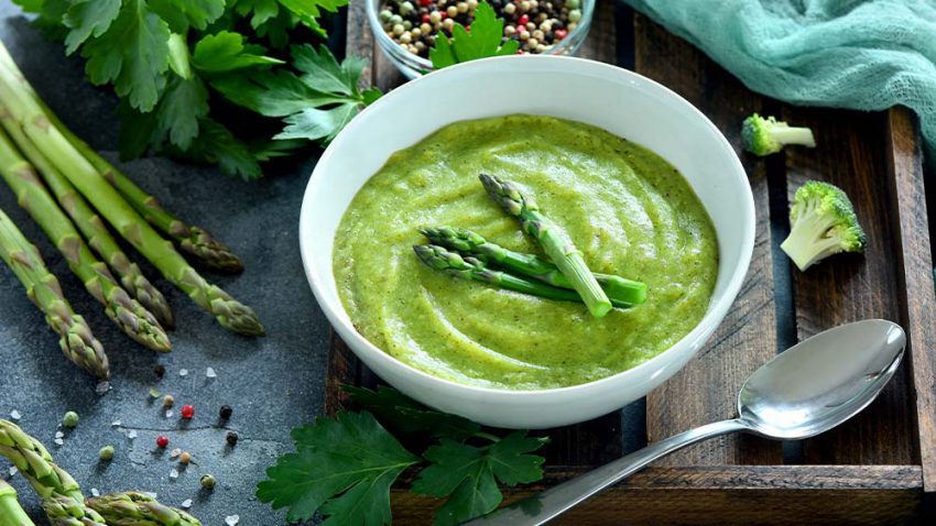 Grüne Spargelsuppe mit Brokkoli • Koch-Mit