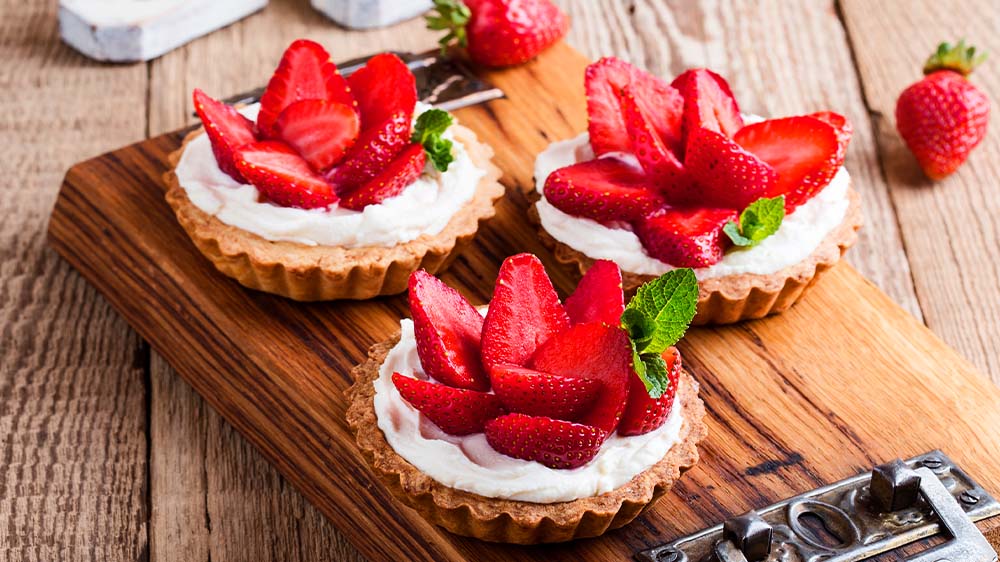 Erdbeertörtchen mit Mascarpone | Süße Tartelettes • Koch-Mit