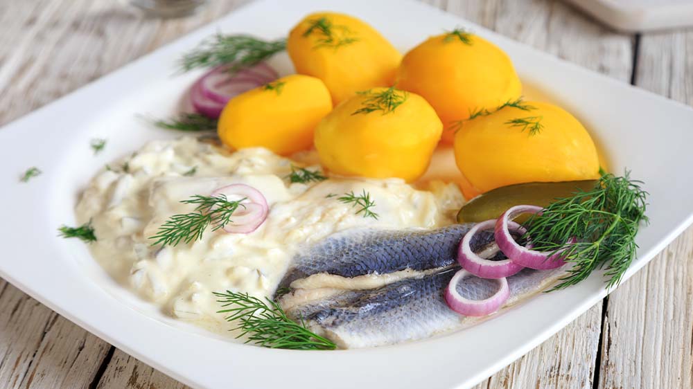 Sahnehering mit Kartoffeln - der Klassiker im Rezept • Koch-Mit