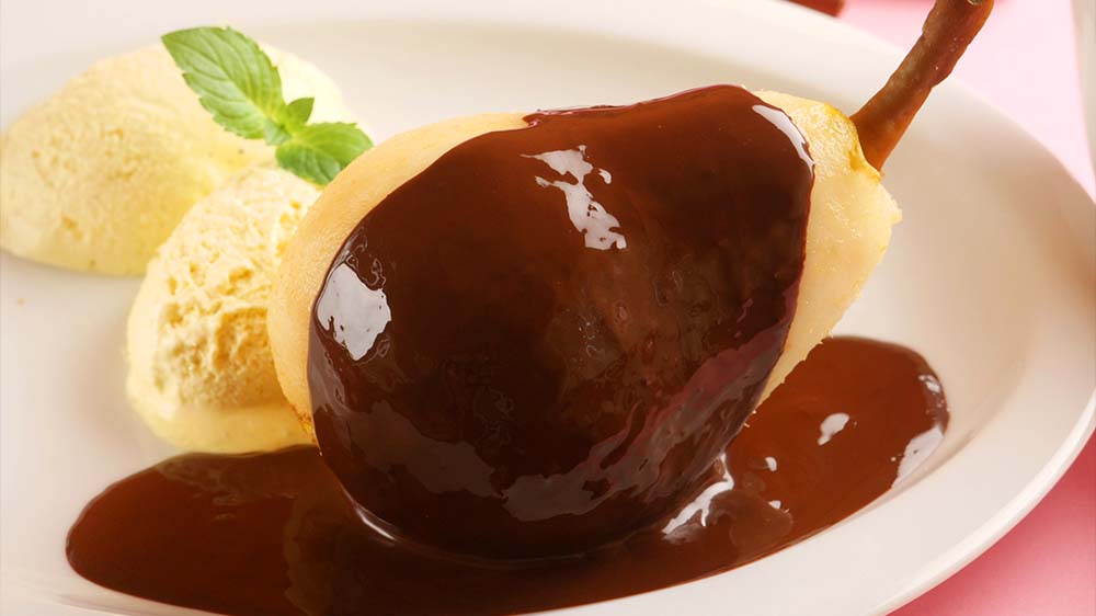 Original Birne Helene mit heißer Schokosoße und Vanilleeis • Koch-Mit