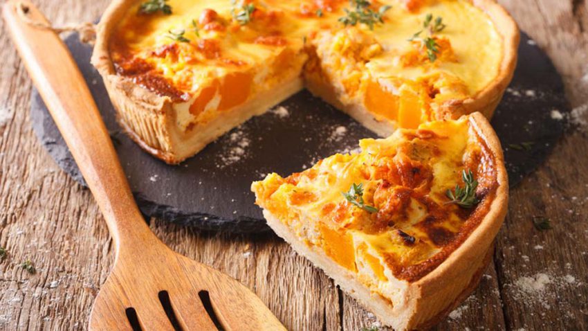 Kürbis Quiche Rezept - herzhaft mit Speck &amp; Bergkäse • Koch-Mit