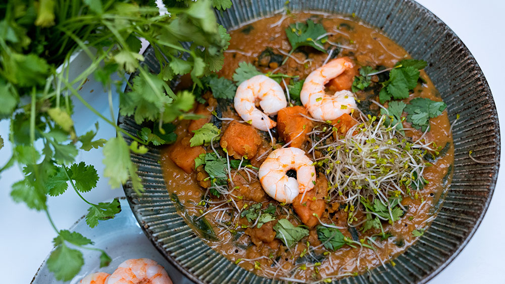 Süßkartoffel-Linsensuppe mit Garnelen • Koch-Mit