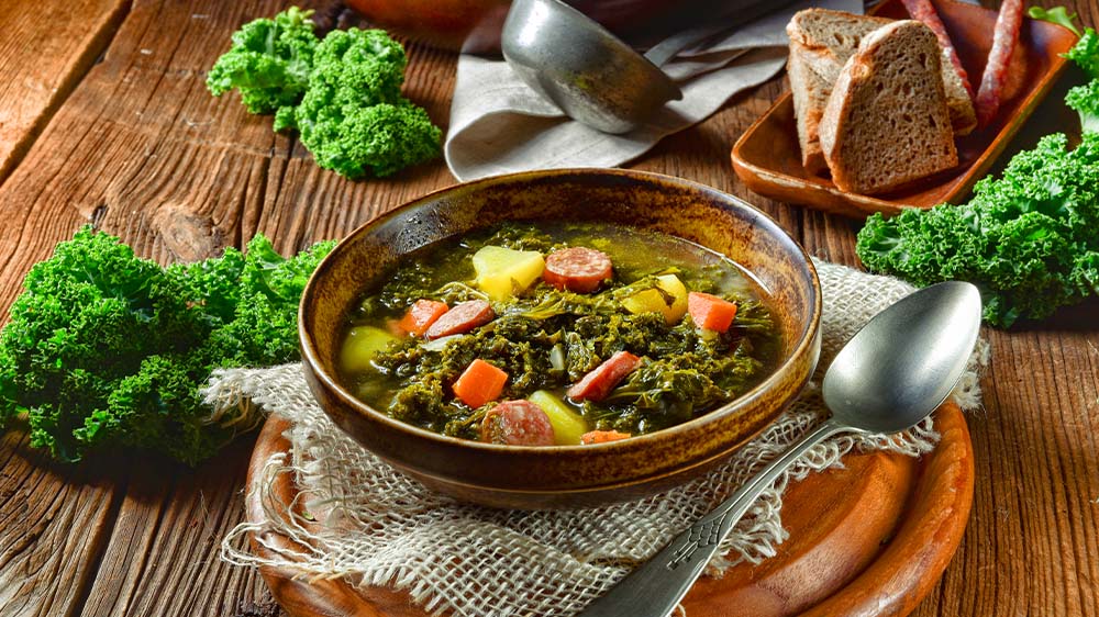 Grünkohleintopf - Deftiges Rezept mit Mettenden und Kartoffeln • Koch-Mit