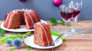 Glühweinkuchenstück auf Teller