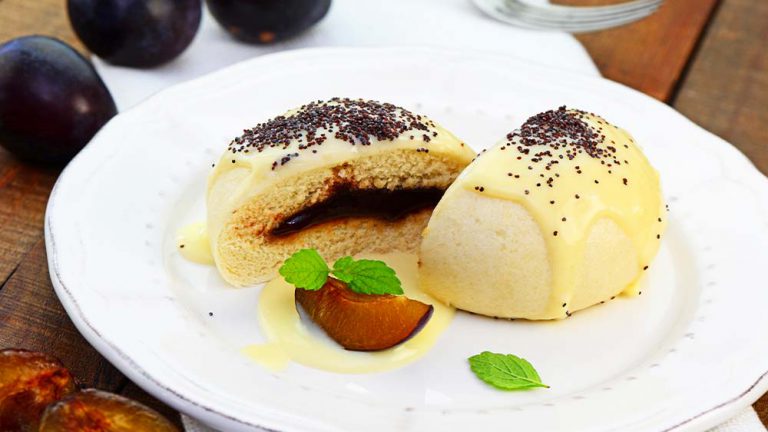 Germknödel | Rezept mit Vanillesoße wie von Oma • Koch-Mit