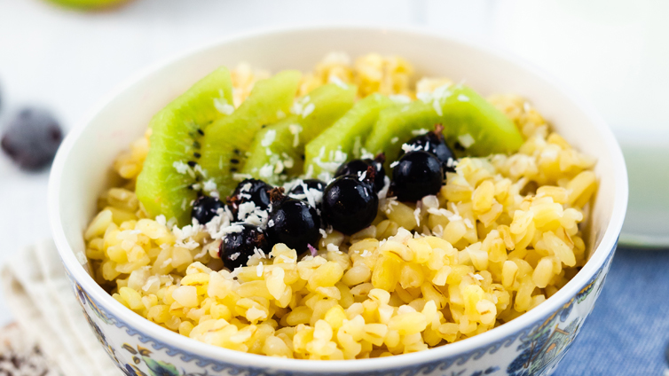 Warmer süßer Bulgur mit Obst