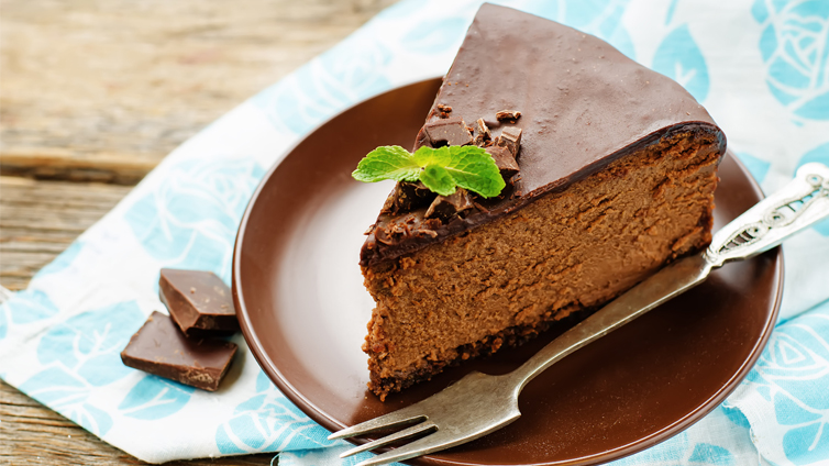 Schoko-Käsekuchen auf Teller