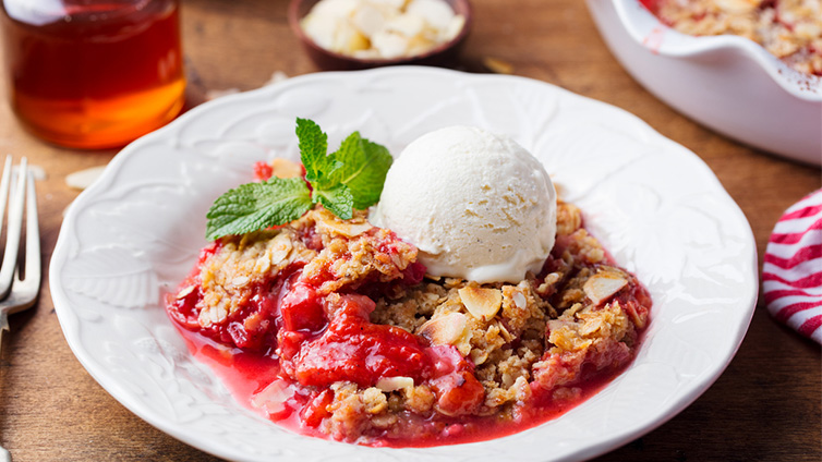 Rhabarber-Crumble mit leckeren Streuseln - Simples Rezept • Koch-Mit