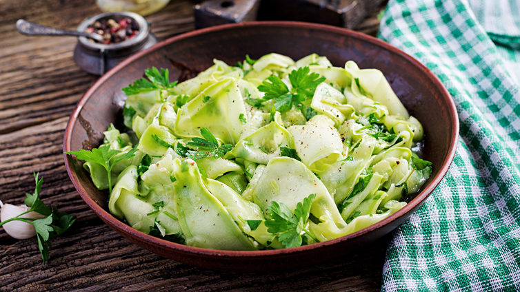 Zucchini-Rucola-Salat