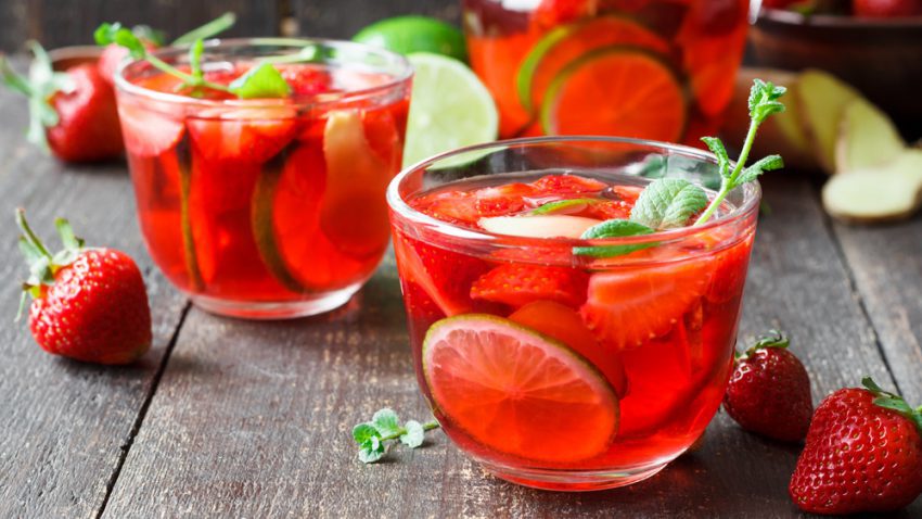 Erdbeerbowle alkoholfrei - Drei leckere Rezepte ohne Alkohol • Koch-Mit