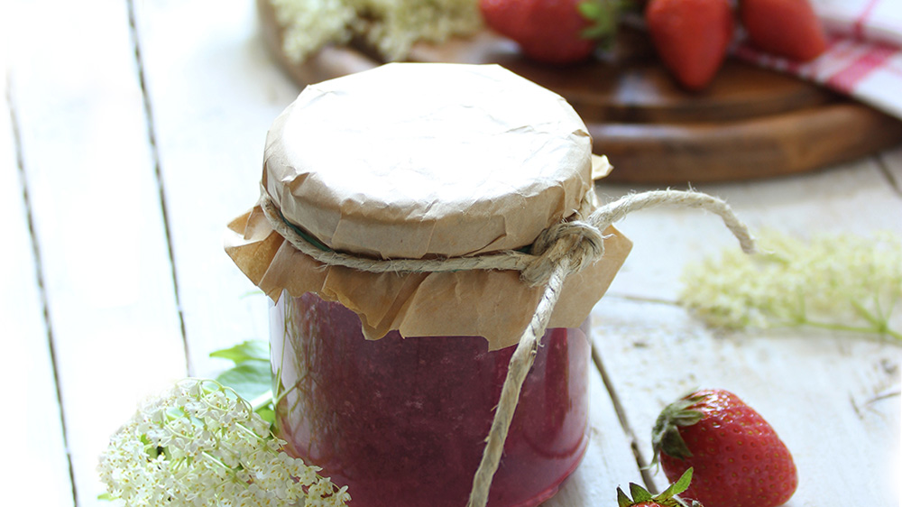 Holunderblüten-Marmelade - Herrlich fruchtig mit Erdbeeren • Koch-Mit