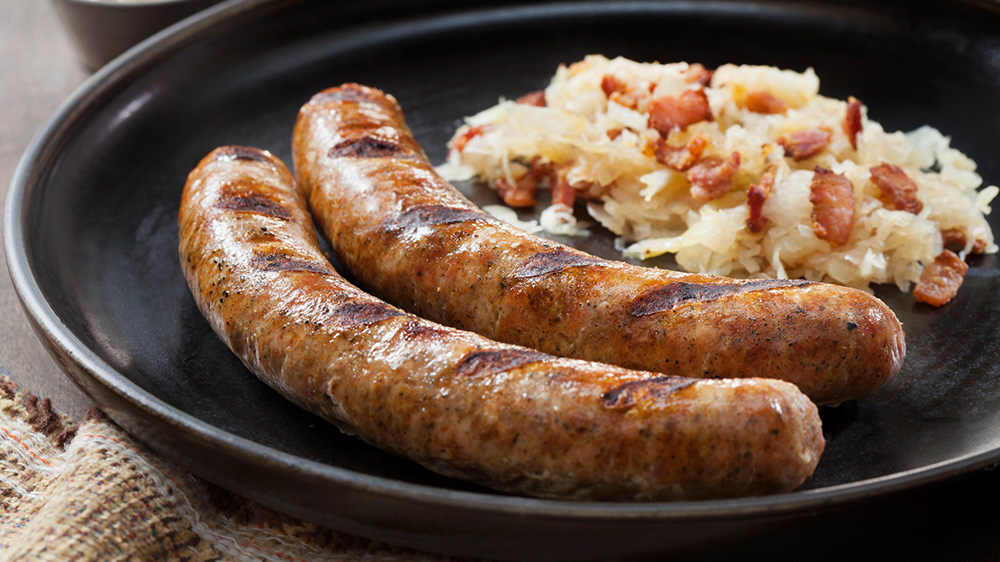 Rehbratwurst mit Sauerkraut