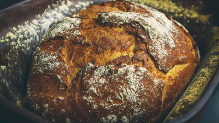 Brot backen im Römertopf - Saftig, knusprig, easy! • Koch-Mit