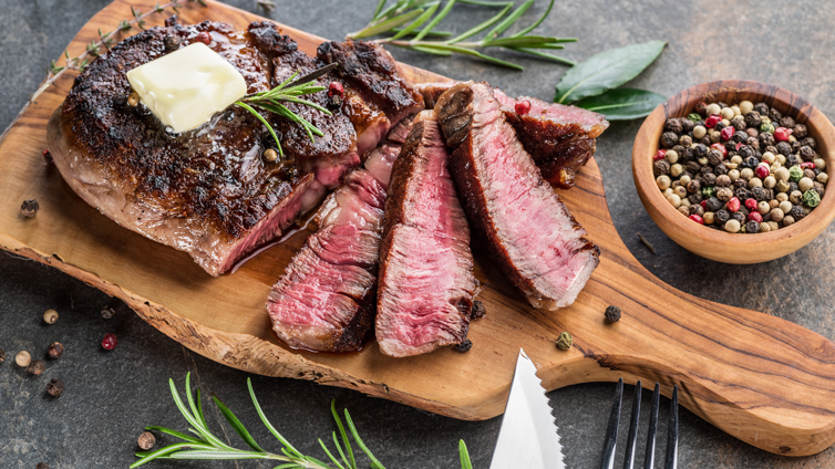 RIb-Eye-Steak aufgeschnitten