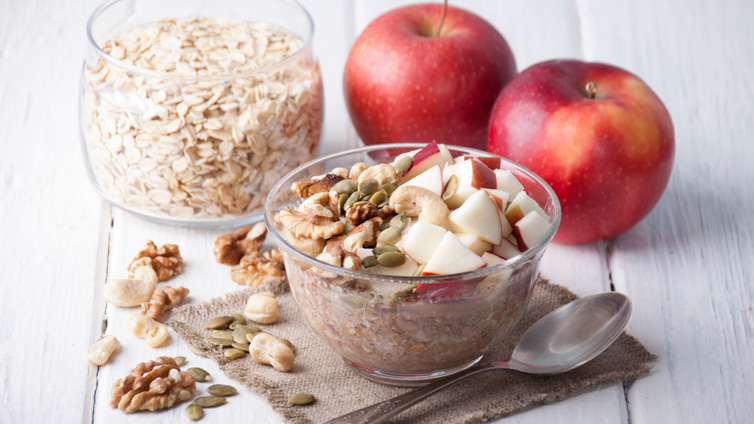 Bircher Müsli in Glasschüssel