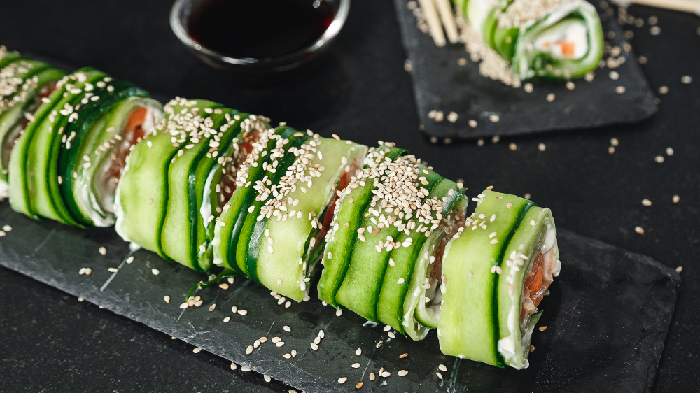 Gurken-Sushi mit Lachs, Karotten und Frischkäse • Koch-Mit