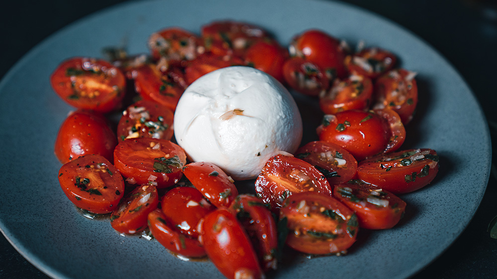 Tomaten-Burrata-Salat | Einfaches Burrata Rezept • Koch-Mit