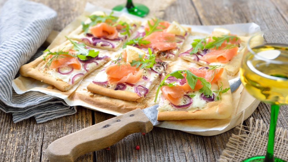 Flammkuchen mit Räucherlachs