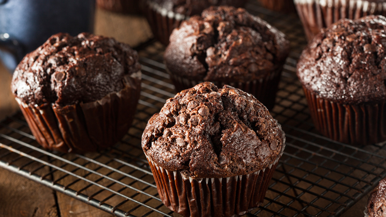 Vegane Muffins mit dunkler Schokolade