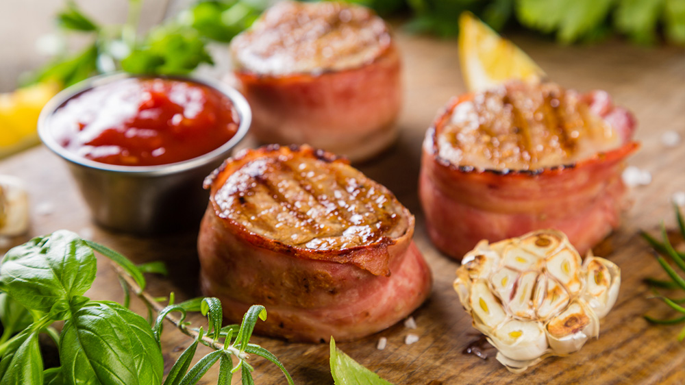 Schweinefilet im Speckmantel - Saftig, pur und gut • Koch-Mit