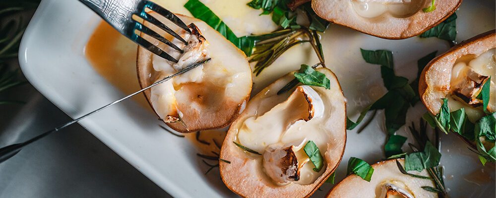 Gebackene Birne mit Käse