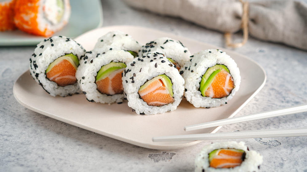 California Roll: Inside-Out-Sushi