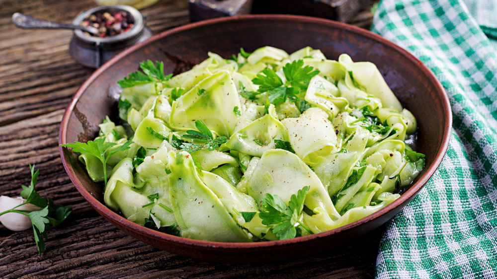 Zucchini-Salat - Ohne Kochen einfach roh genießen • Koch-Mit