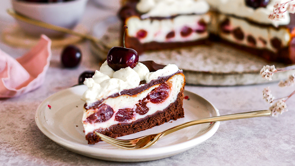 Käsekuchen mit Kirschen | Schwarzwälder Art • Koch-Mit