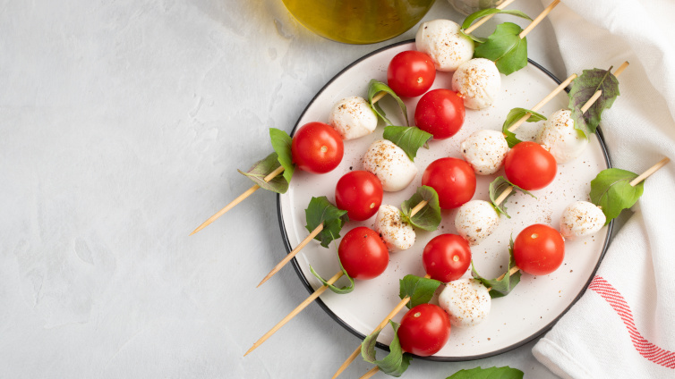 Tomate-Mozzarella-Spieße - Einmal klassisch &amp; einmal anders • Koch-Mit