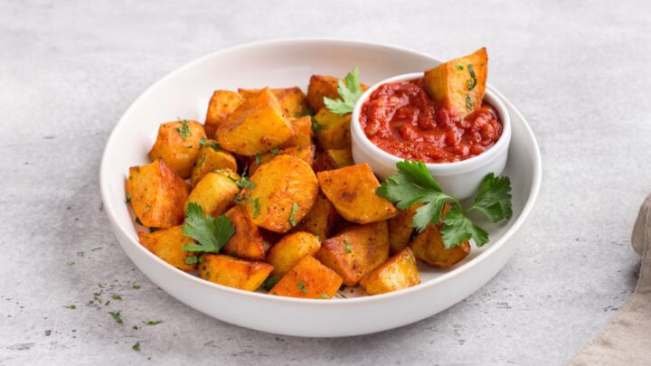 Patatas Bravas - Rezept für spanische Kartoffeln • Koch-Mit